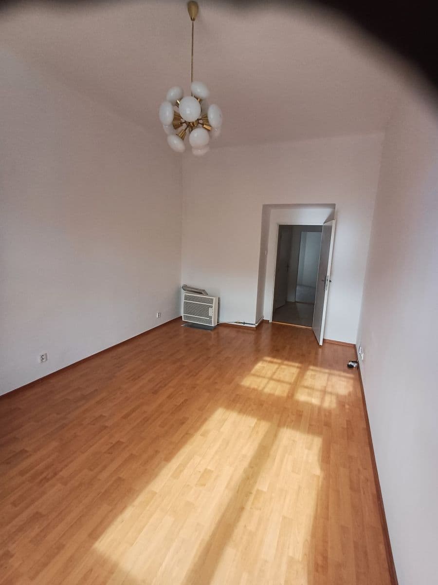 Prenájom bytu 2-izbový 37 m², Madridská, Praha, Praha Prenájom bytu 2-izbový 37 m², Madridská, Praha, Praha