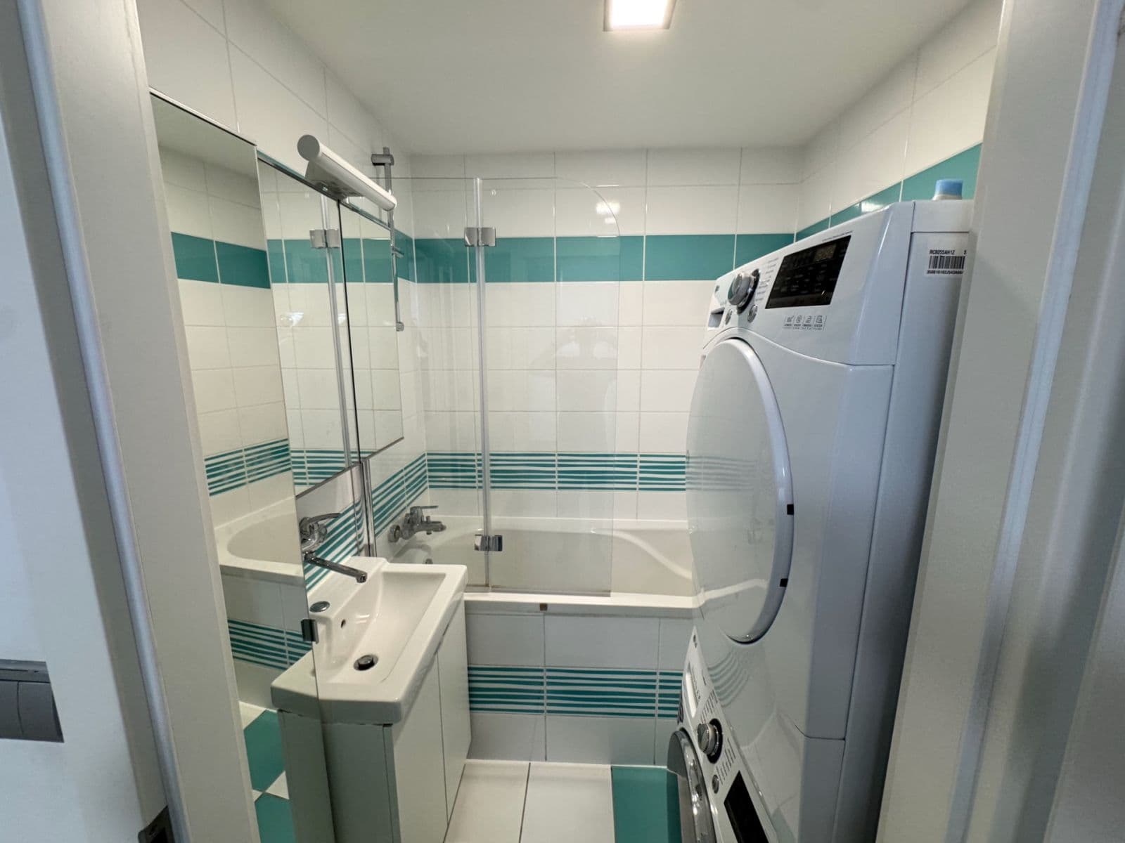 Prenájom bytu 3-izbový 65 m², Štichova, Praha, Praha Prenájom bytu 3-izbový 65 m², Štichova, Praha, Praha