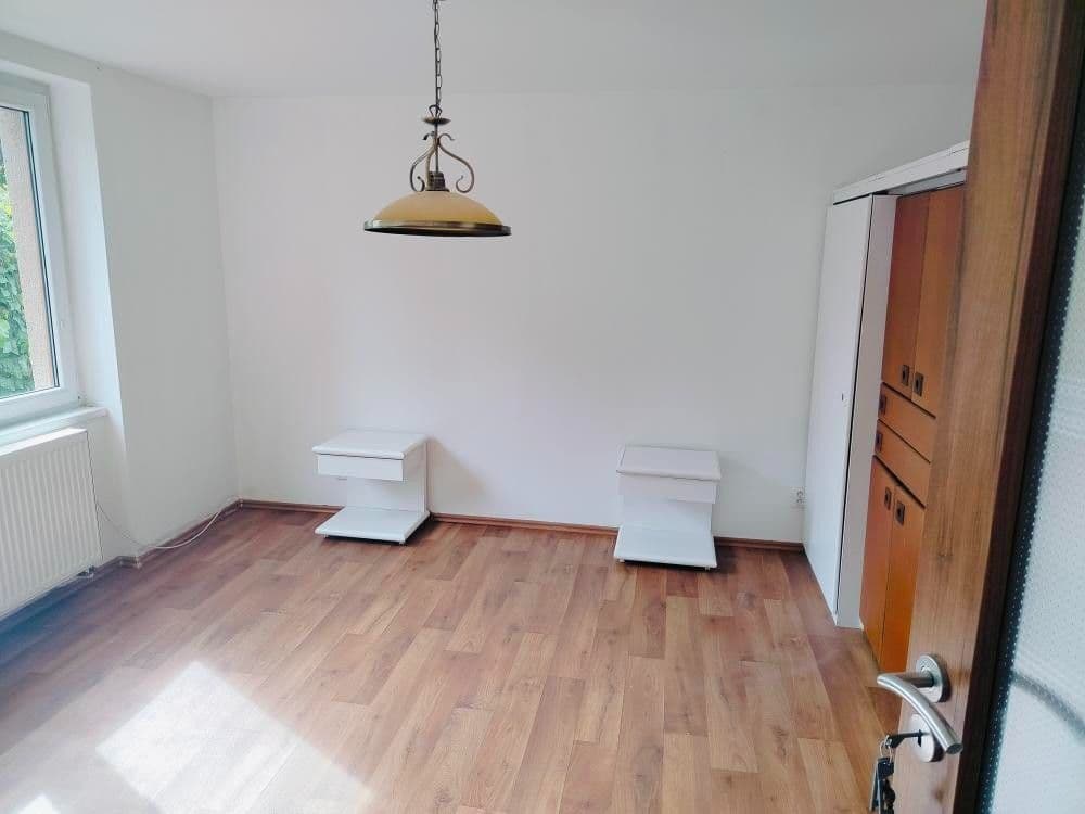 Prenájom bytu 3-izbový 100 m², Liběchov, Středočeský kraj Prenájom bytu 3-izbový 100 m², Liběchov, Středočeský kraj