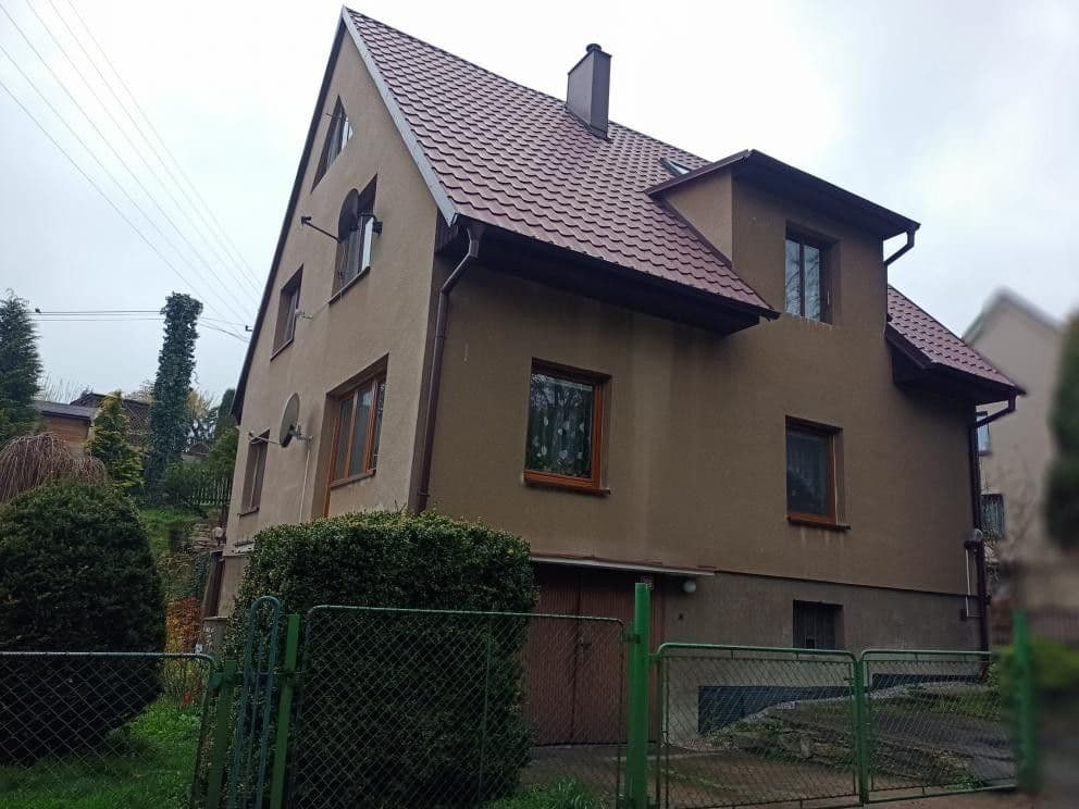 Prenájom bytu 3-izbový 100 m², Liběchov, Středočeský kraj Prenájom bytu 3-izbový 100 m², Liběchov, Středočeský kraj