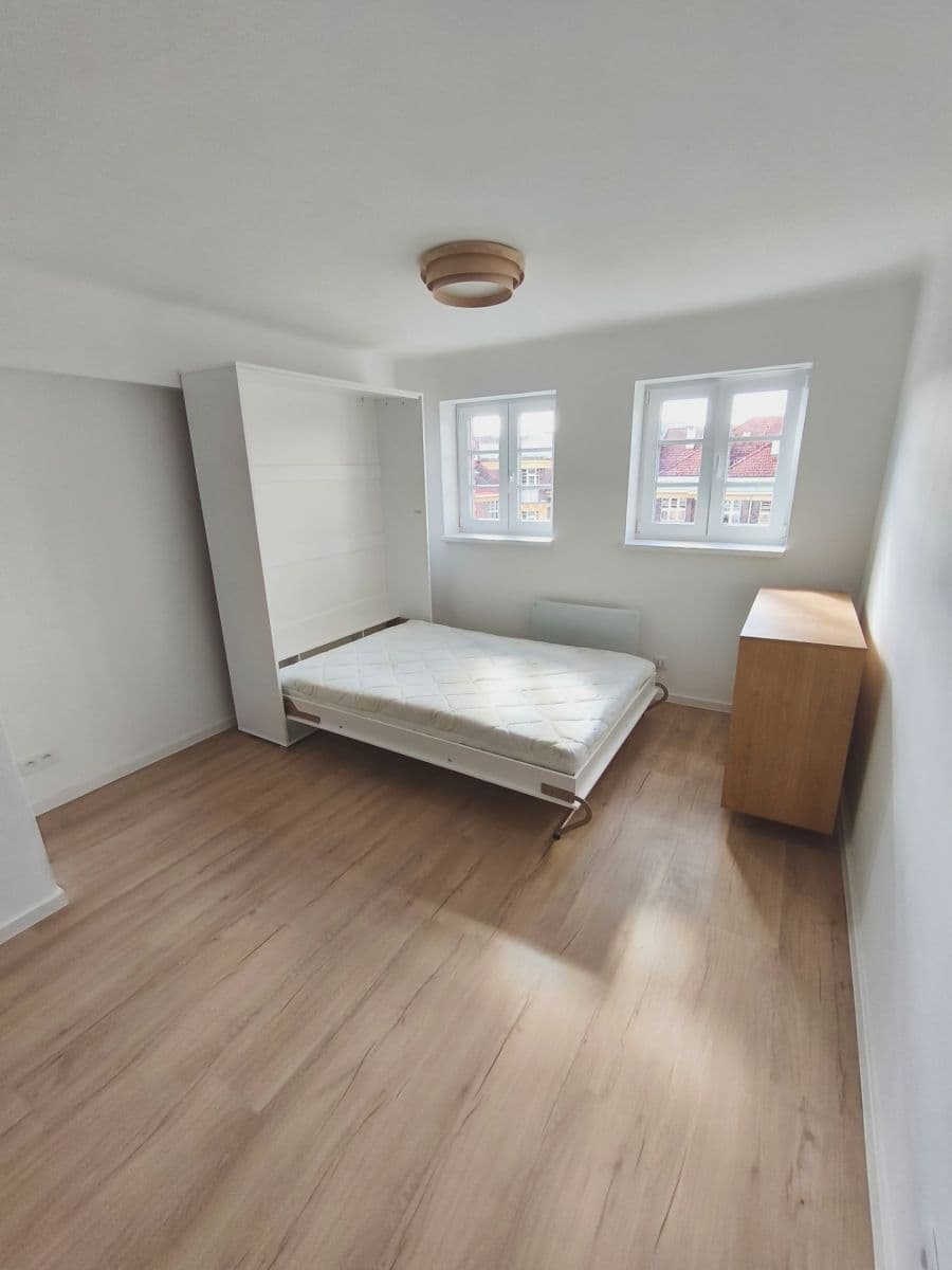 Prenájom bytu 1-izbový 25 m², Jičínská, Praha, Praha Prenájom bytu 1-izbový 25 m², Jičínská, Praha, Praha
