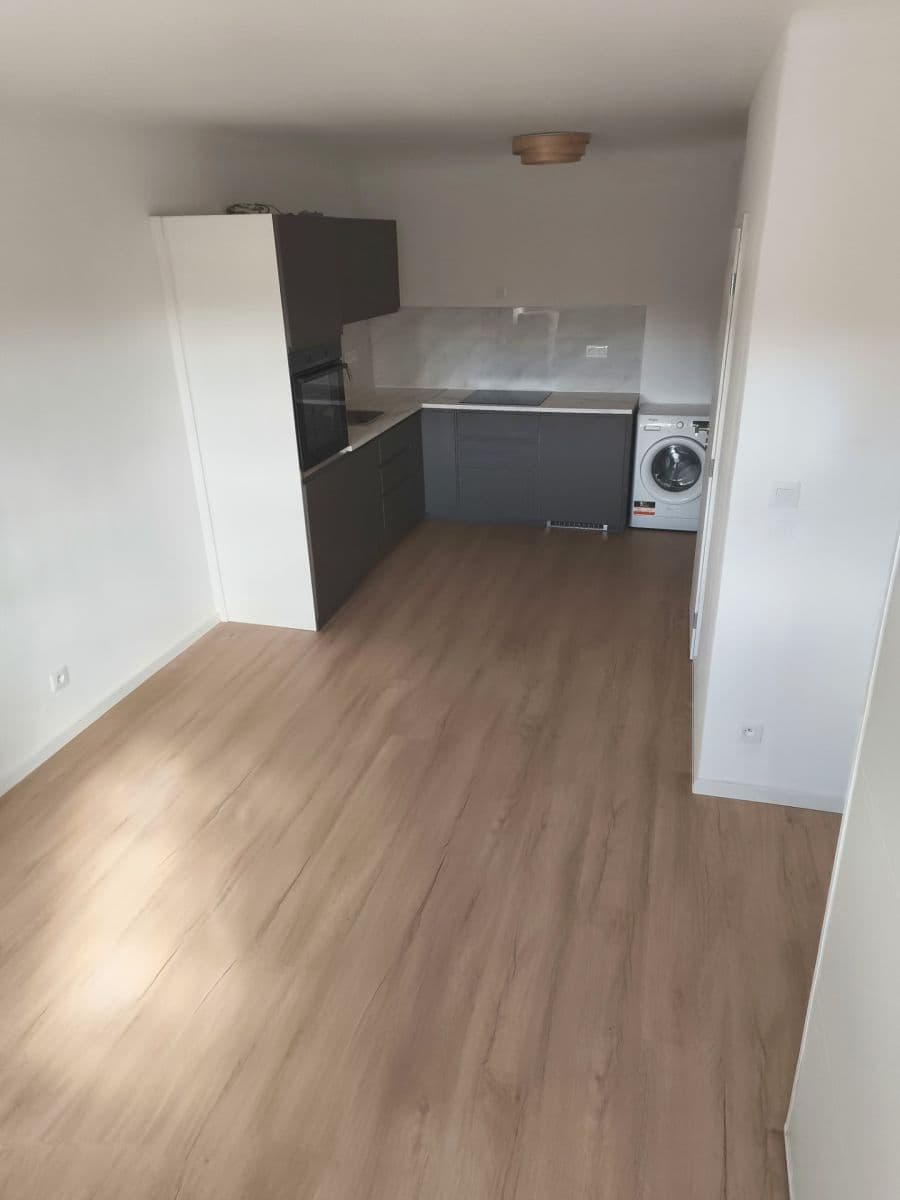 Prenájom bytu 1-izbový 25 m², Jičínská, Praha, Praha Prenájom bytu 1-izbový 25 m², Jičínská, Praha, Praha