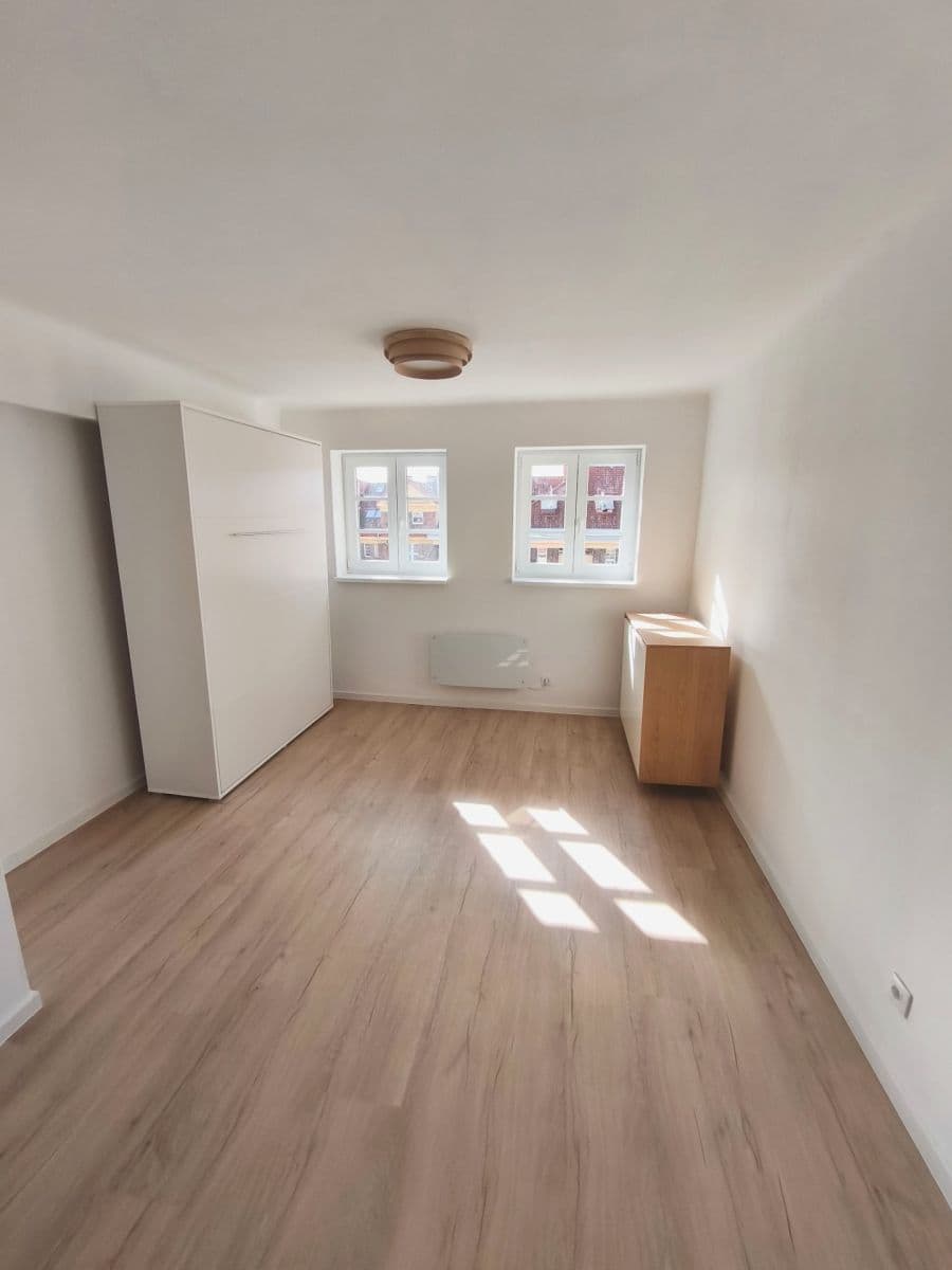 Prenájom bytu 1-izbový 25 m², Jičínská, Praha, Praha Prenájom bytu 1-izbový 25 m², Jičínská, Praha, Praha
