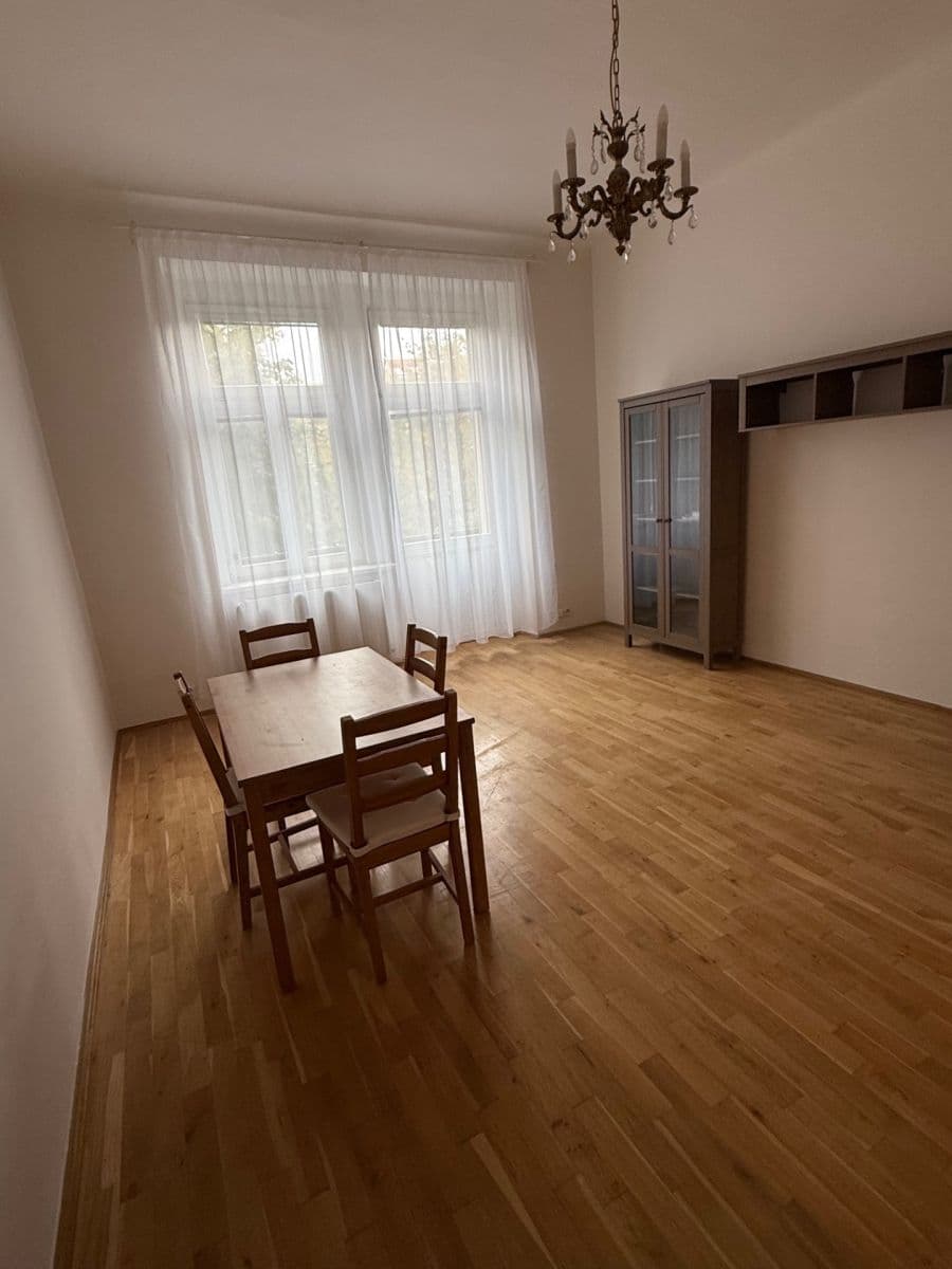 Prenájom bytu 2-izbový 85 m², Ruská, Praha, Praha Prenájom bytu 2-izbový 85 m², Ruská, Praha, Praha