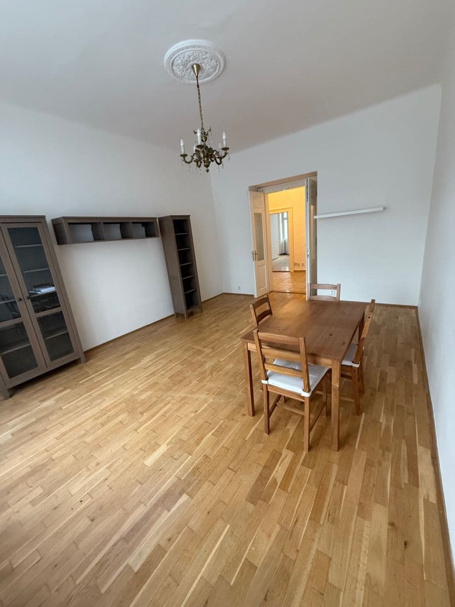 Prenájom bytu 2-izbový 85 m², Ruská, Praha, Praha Prenájom bytu 2-izbový 85 m², Ruská, Praha, Praha