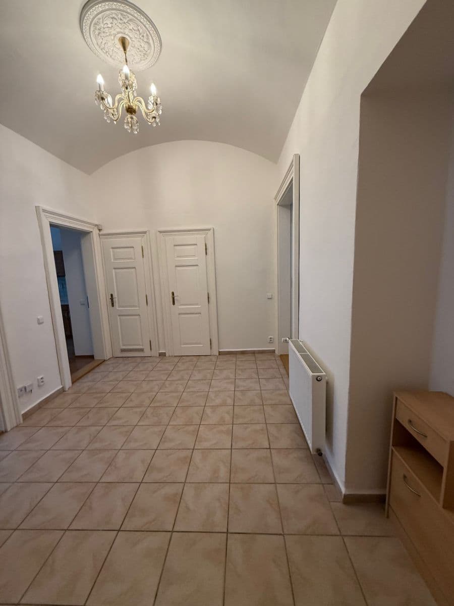Prenájom bytu 2-izbový 85 m², Ruská, Praha, Praha Prenájom bytu 2-izbový 85 m², Ruská, Praha, Praha