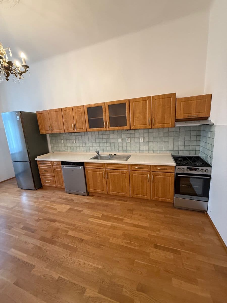 Prenájom bytu 2-izbový 85 m², Ruská, Praha, Praha Prenájom bytu 2-izbový 85 m², Ruská, Praha, Praha
