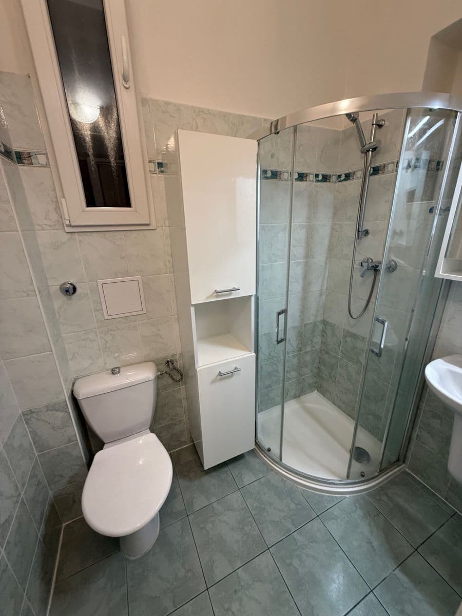 Prenájom bytu 2-izbový 85 m², Ruská, Praha, Praha Prenájom bytu 2-izbový 85 m², Ruská, Praha, Praha