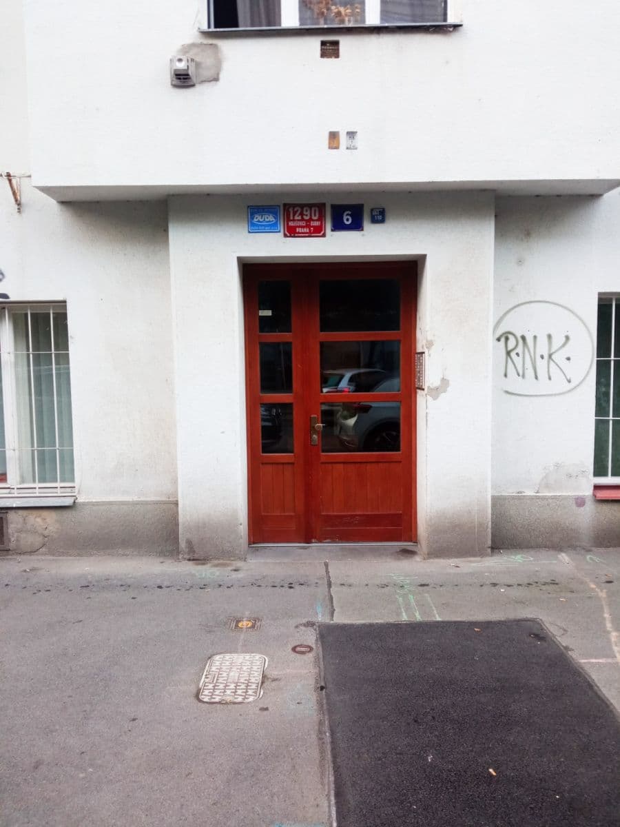 Prenájom nebytového priestoru 18 m², U Parního mlýna, Praha, Praha Prenájom nebytového priestoru 18 m², U Parního mlýna, Praha, Praha
