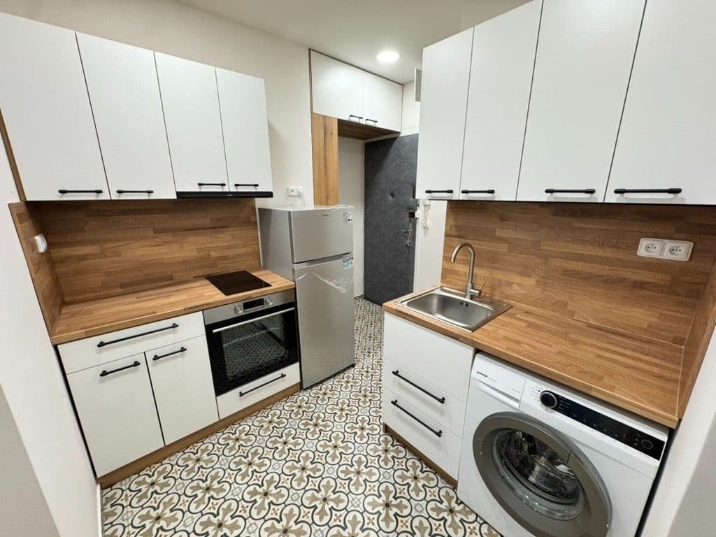 Prenájom bytu 2-izbový 39 m², Terronská, Praha, Praha Prenájom bytu 2-izbový 39 m², Terronská, Praha, Praha