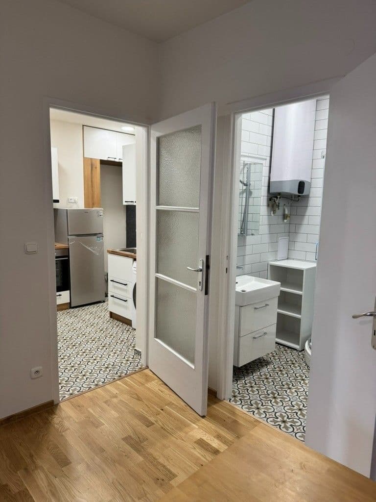 Prenájom bytu 2-izbový 39 m², Terronská, Praha, Praha Prenájom bytu 2-izbový 39 m², Terronská, Praha, Praha