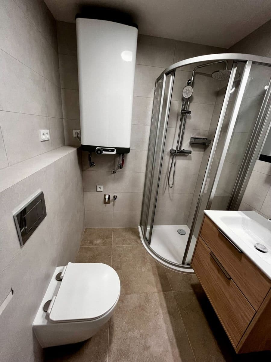 Prenájom bytu 2-izbový 38 m², Nad Buďánkami I, Praha, Praha Prenájom bytu 2-izbový 38 m², Nad Buďánkami I, Praha, Praha