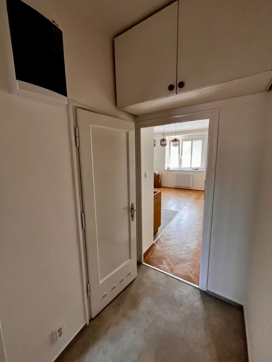 Prenájom bytu 2-izbový 38 m², Nad Buďánkami I, Praha, Praha Prenájom bytu 2-izbový 38 m², Nad Buďánkami I, Praha, Praha