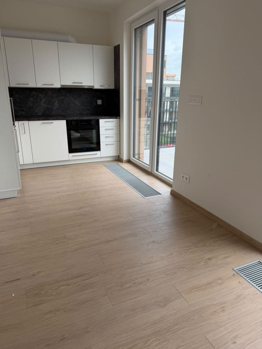 Prenájom bytu 1-izbový 30 m², Jáchymovská, Praha, Praha Prenájom bytu 1-izbový 30 m², Jáchymovská, Praha, Praha