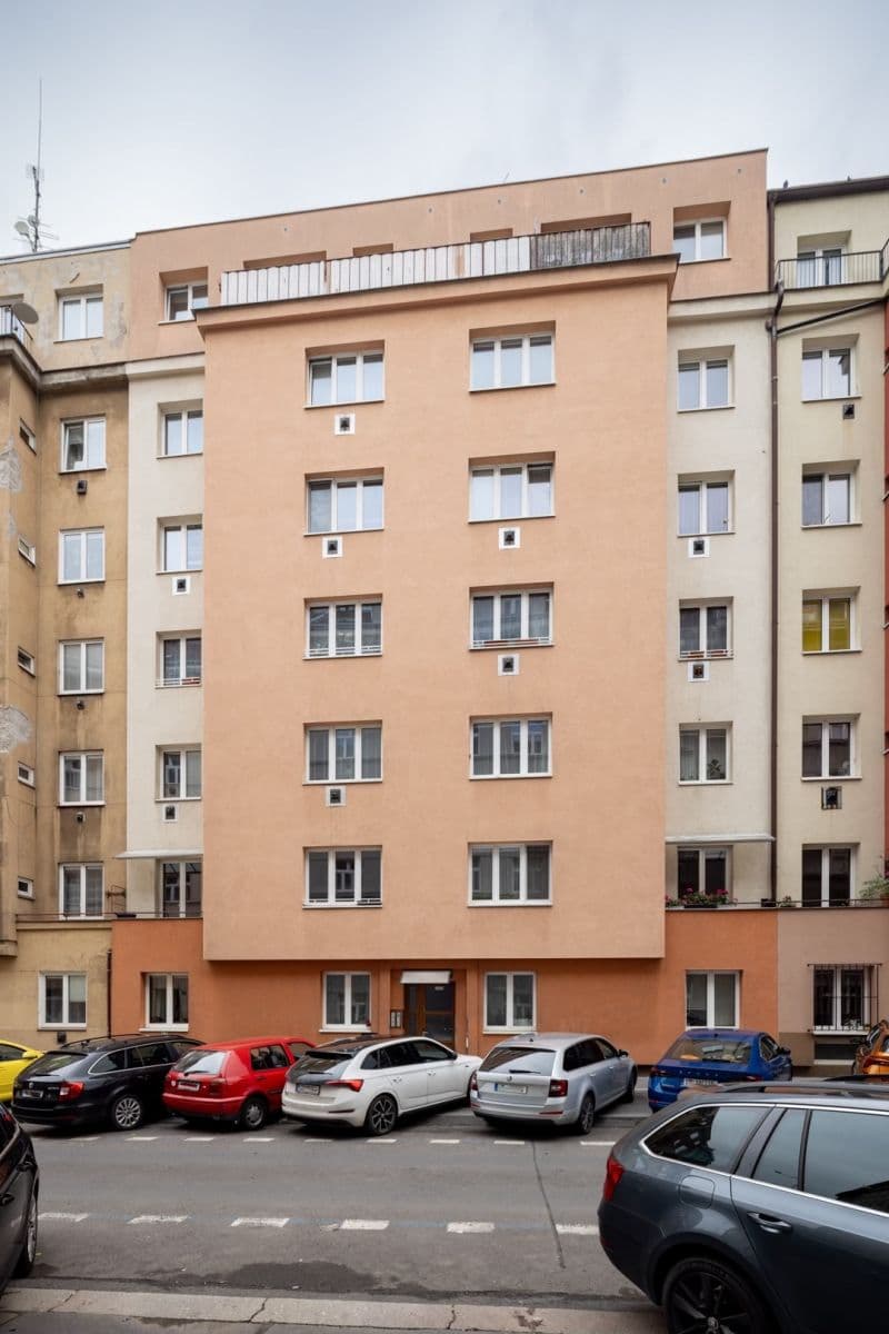 Prenájom bytu 2-izbový 46 m², Viklefova, Praha, Praha Prenájom bytu 2-izbový 46 m², Viklefova, Praha, Praha