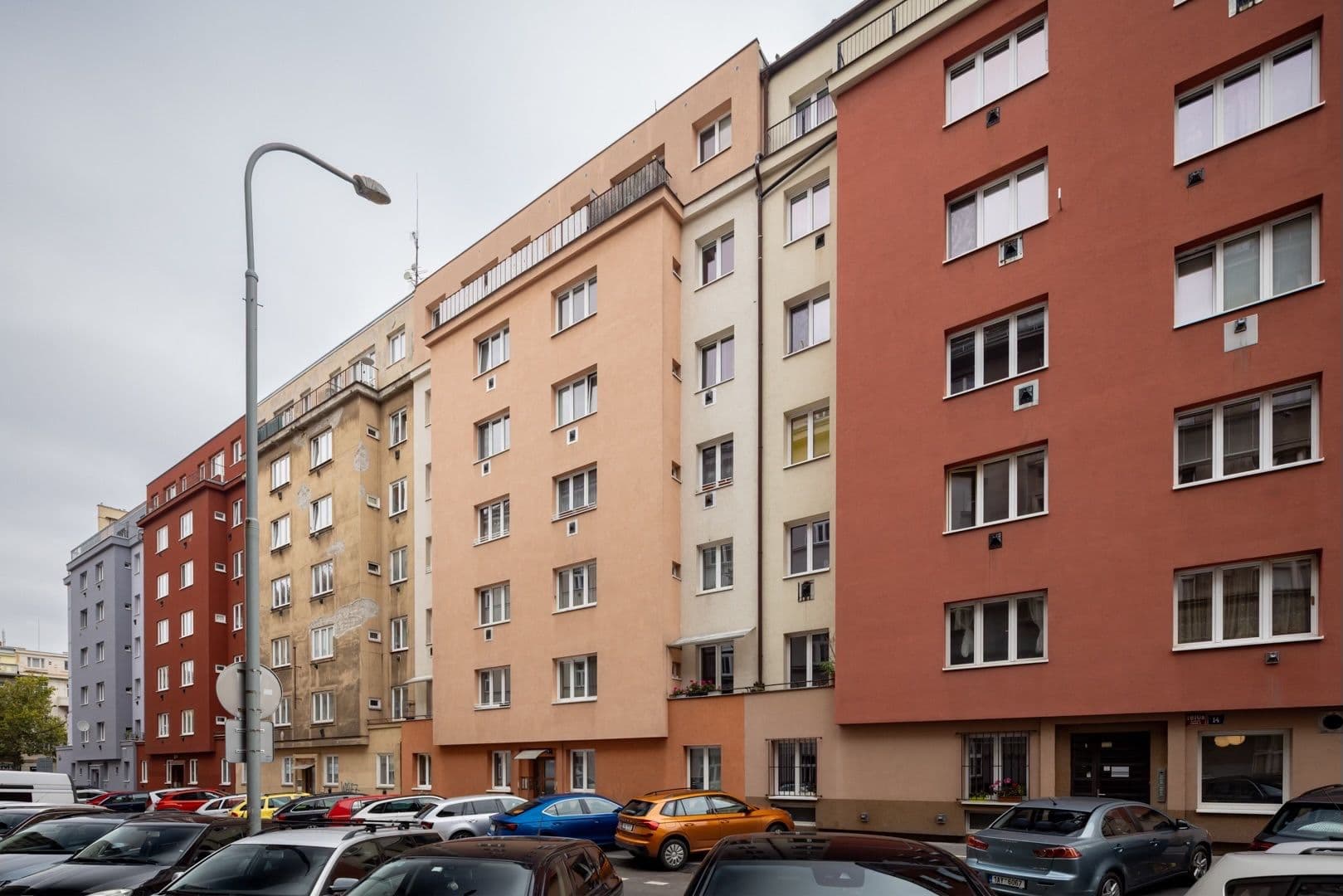 Prenájom bytu 2-izbový 46 m², Viklefova, Praha, Praha Prenájom bytu 2-izbový 46 m², Viklefova, Praha, Praha