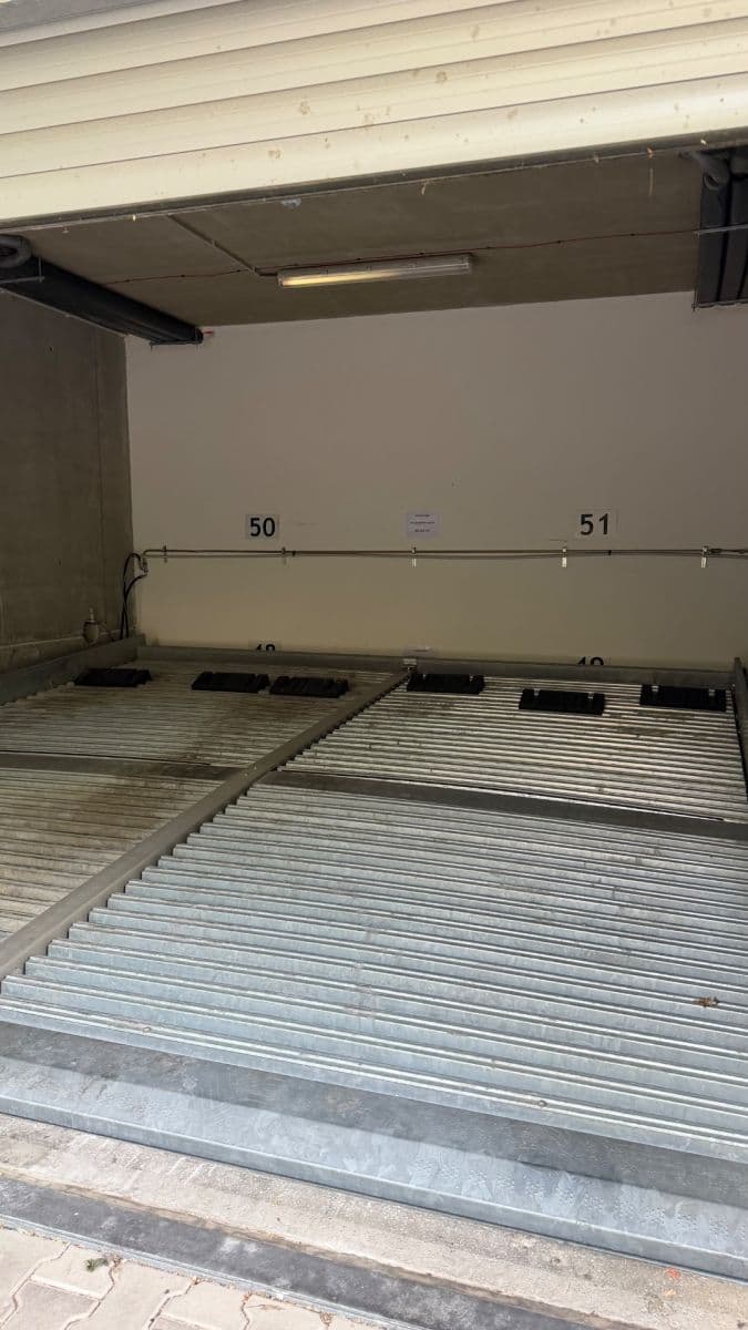 Prenájom garáže 12 m², Praha, Praha Prenájom garáže 12 m², Praha, Praha