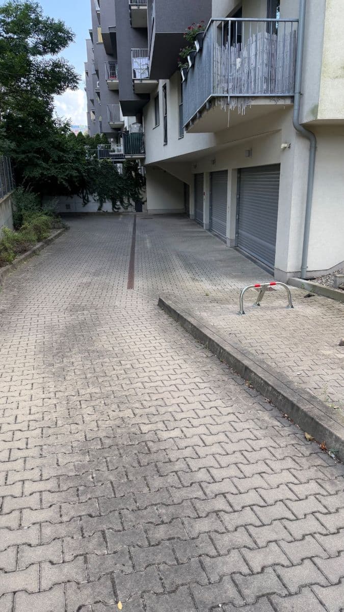 Prenájom garáže 12 m², Praha, Praha Prenájom garáže 12 m², Praha, Praha