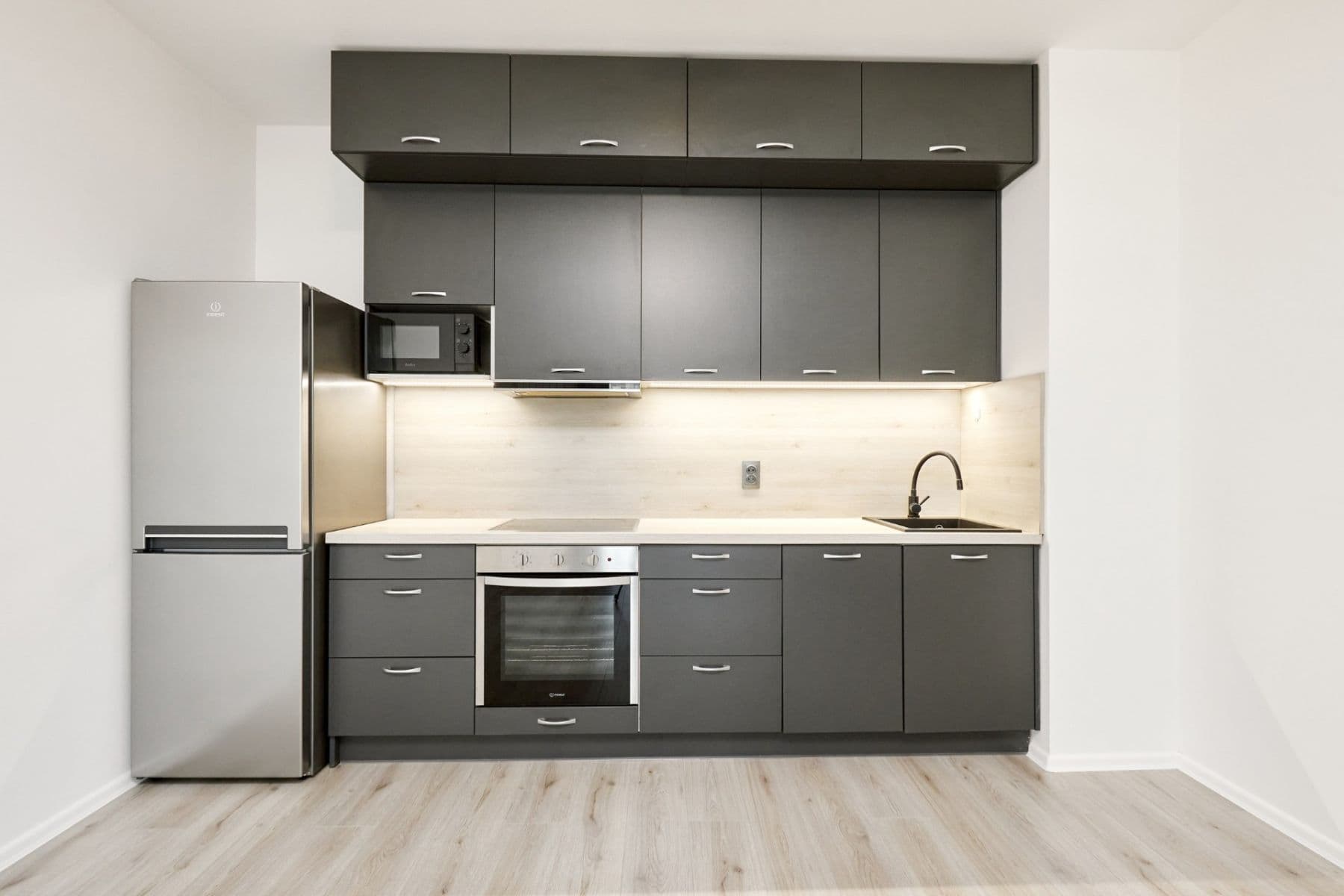 Prenájom bytu 2-izbový 41 m², Novovysočanská, Praha, Praha Prenájom bytu 2-izbový 41 m², Novovysočanská, Praha, Praha