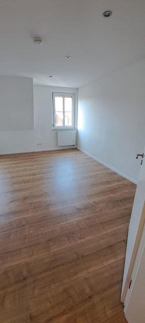 Prenájom bytu 4-izbový 104 m², Leopoldstrasse 8, Nürnberg, Bavorsko Prenájom bytu 4-izbový 104 m², Leopoldstrasse 8, Nürnberg, Bavorsko