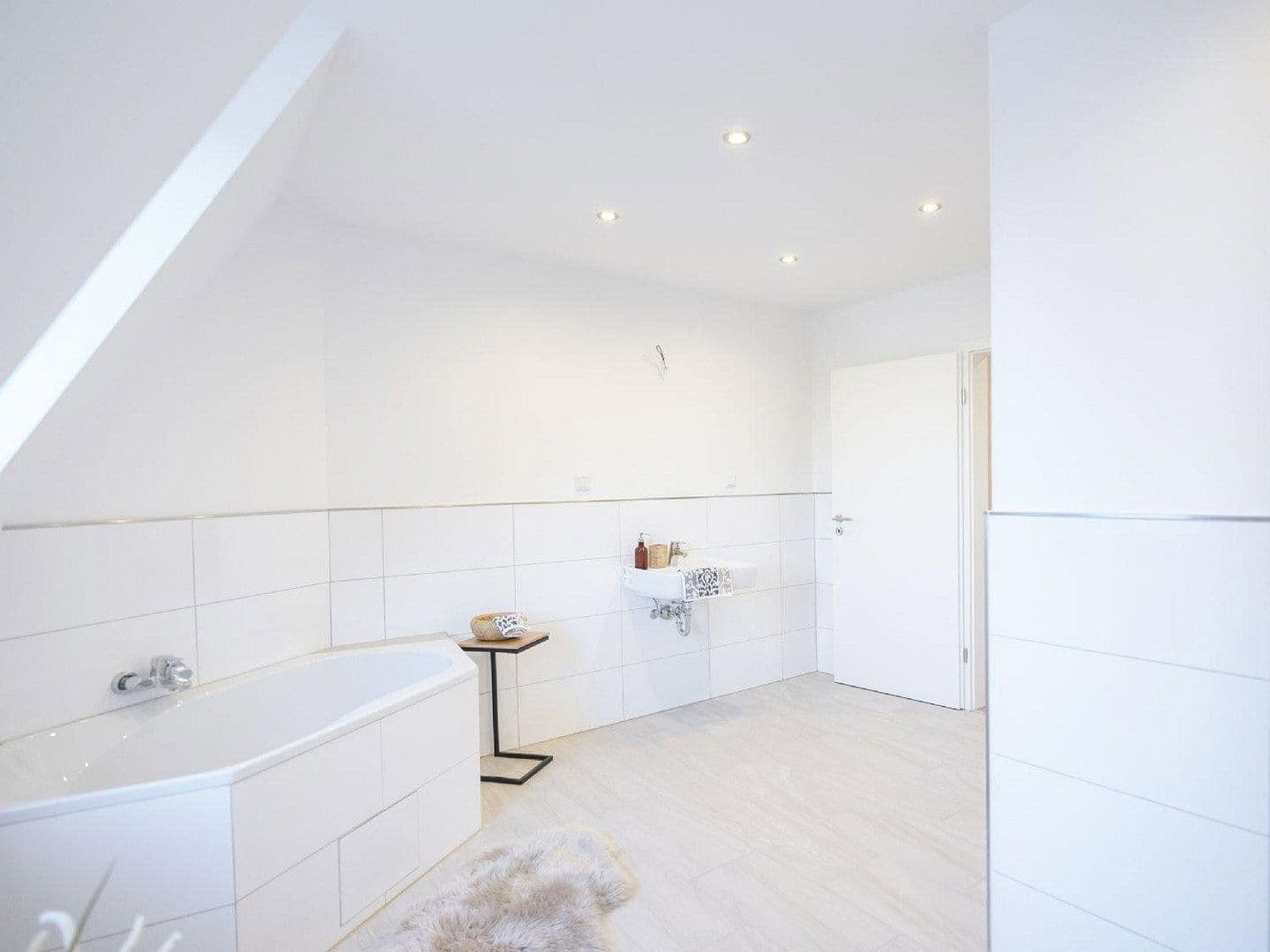 Prenájom bytu 4-izbový 104 m², Leopoldstrasse 8, Nürnberg, Bavorsko Prenájom bytu 4-izbový 104 m², Leopoldstrasse 8, Nürnberg, Bavorsko