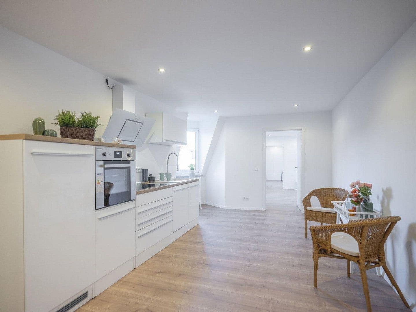 Prenájom bytu 4-izbový 104 m², Leopoldstrasse 8, Nürnberg, Bavorsko Prenájom bytu 4-izbový 104 m², Leopoldstrasse 8, Nürnberg, Bavorsko