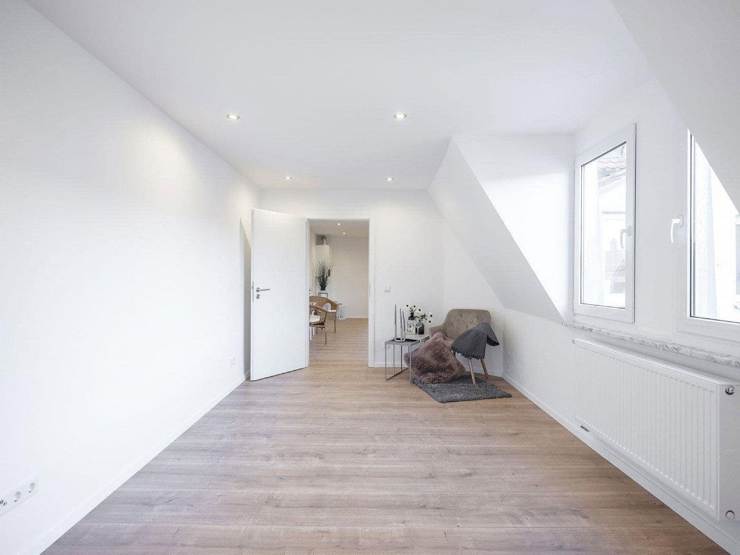 Prenájom bytu 4-izbový 104 m², Leopoldstrasse 8, Nürnberg, Bavorsko Prenájom bytu 4-izbový 104 m², Leopoldstrasse 8, Nürnberg, Bavorsko