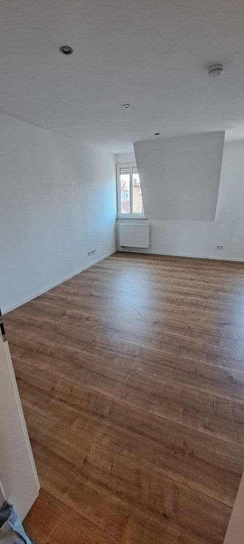 Prenájom bytu 4-izbový 104 m², Leopoldstrasse 8, Nürnberg, Bavorsko Prenájom bytu 4-izbový 104 m², Leopoldstrasse 8, Nürnberg, Bavorsko
