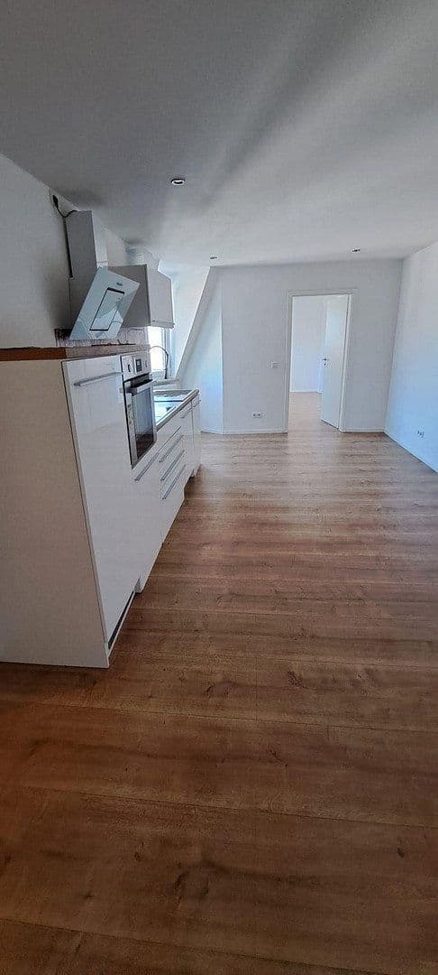 Prenájom bytu 4-izbový 104 m², Leopoldstrasse 8, Nürnberg, Bavorsko Prenájom bytu 4-izbový 104 m², Leopoldstrasse 8, Nürnberg, Bavorsko