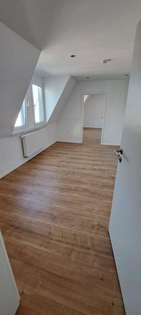 Prenájom bytu 4-izbový 104 m², Leopoldstrasse 8, Nürnberg, Bavorsko Prenájom bytu 4-izbový 104 m², Leopoldstrasse 8, Nürnberg, Bavorsko