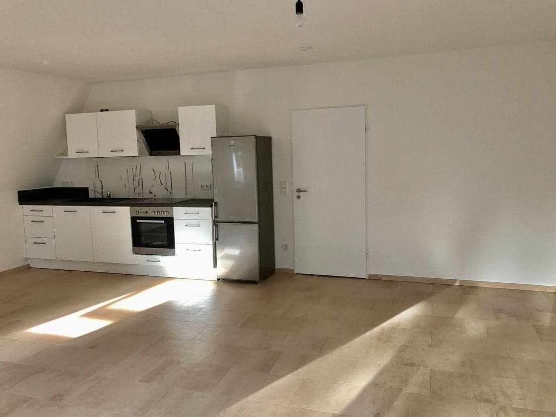 Prenájom bytu 2-izbový 72 m², München, Bavorsko Prenájom bytu 2-izbový 72 m², München, Bavorsko