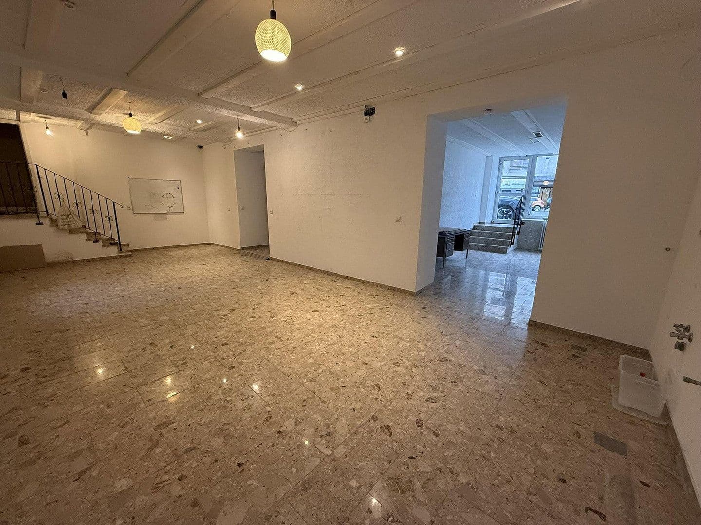 Prenájom kancelárie 85 m², Untere Vorstadt 26, Tuttlingen, Bádensko-Wurttembersko Prenájom kancelárie 85 m², Untere Vorstadt 26, Tuttlingen, Bádensko-Wurttembersko