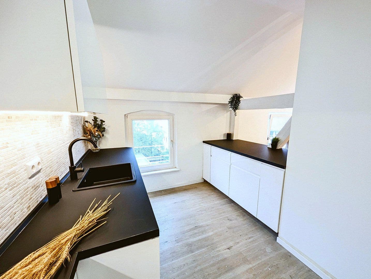 Predaj bytu 2-izbový 67 m², Berlin, Berlín Predaj bytu 2-izbový 67 m², Berlin, Berlín