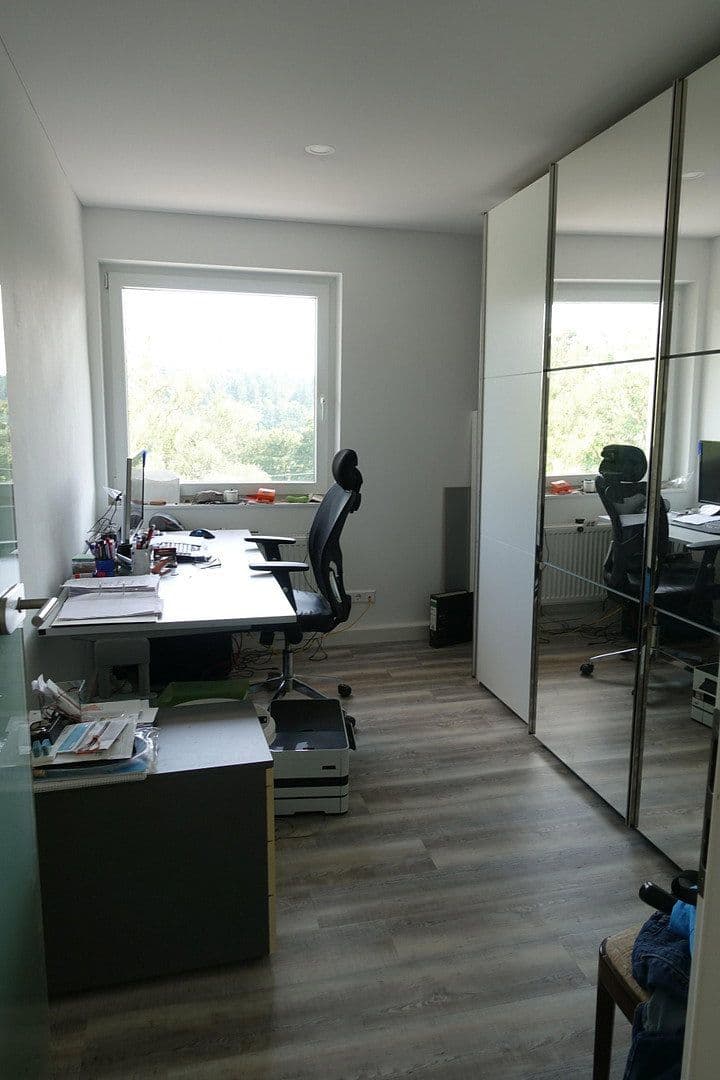 Predaj domu 180 m², pozemok 39.000 m², Buchen (Odenwald), Bádensko-Wurttembersko Predaj domu 180 m², pozemok 39.000 m², Buchen (Odenwald), Bádensko-Wurttembersko