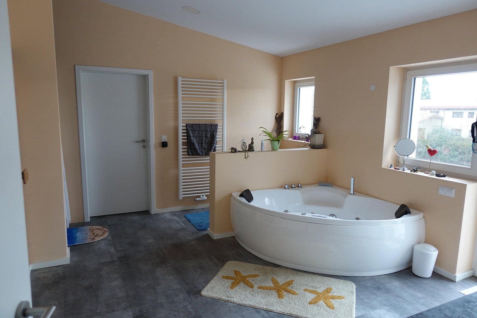 Predaj domu 180 m², pozemok 39.000 m², Buchen (Odenwald), Bádensko-Wurttembersko Predaj domu 180 m², pozemok 39.000 m², Buchen (Odenwald), Bádensko-Wurttembersko