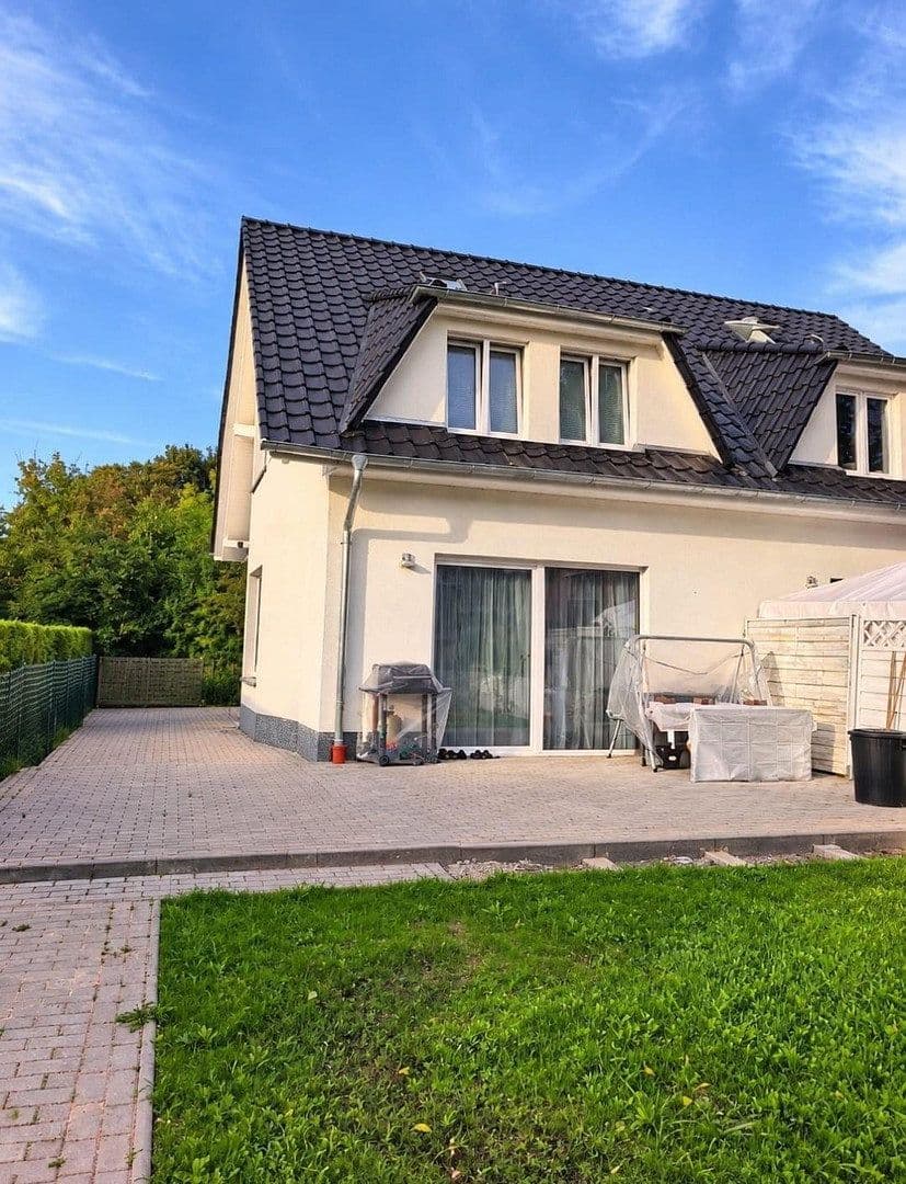 Prenájom domu 100 m², pozemok 300 m², Brieselang, Brandenbursko Prenájom domu 100 m², pozemok 300 m², Brieselang, Brandenbursko