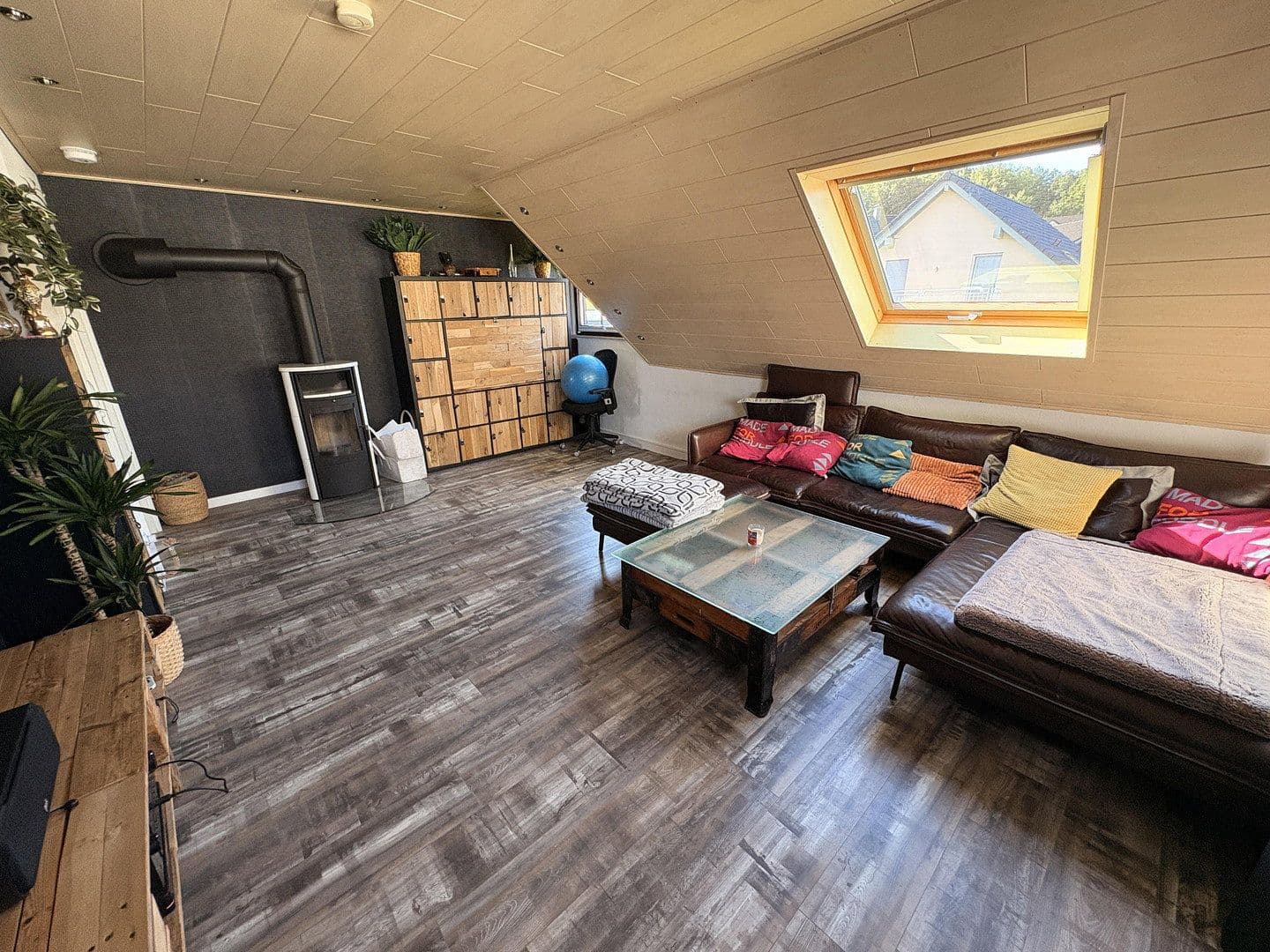 Predaj bytu 4-izbový 103 m², Wilnsdorf, Severné Porýnie - Westfálsko Predaj bytu 4-izbový 103 m², Wilnsdorf, Severné Porýnie - Westfálsko