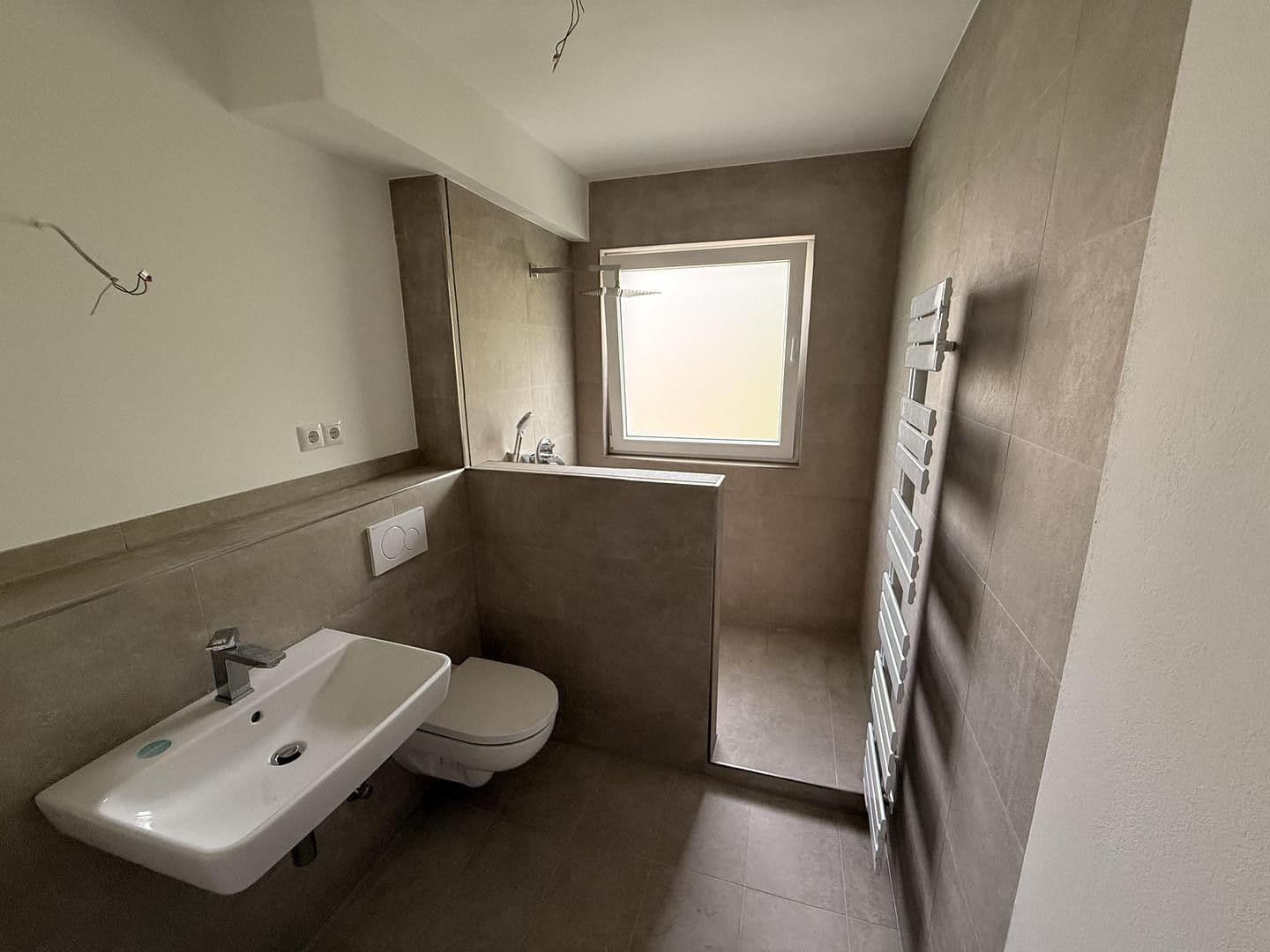 Prenájom bytu 3-izbový 96 m², Ruhrallee 26, Essen, Severné Porýnie - Westfálsko Prenájom bytu 3-izbový 96 m², Ruhrallee 26, Essen, Severné Porýnie - Westfálsko