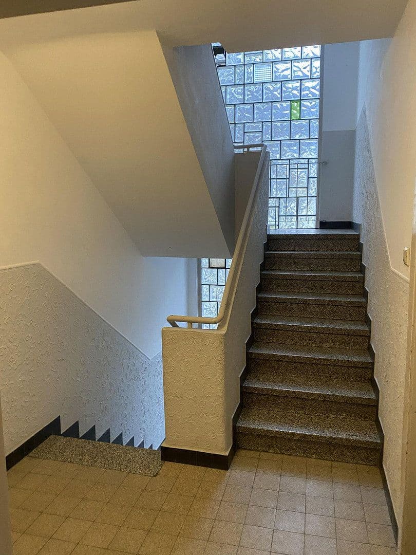 Prenájom bytu 1-izbový 38 m², Duissernstraße 83, Duisburg, Severné Porýnie - Westfálsko Prenájom bytu 1-izbový 38 m², Duissernstraße 83, Duisburg, Severné Porýnie - Westfálsko