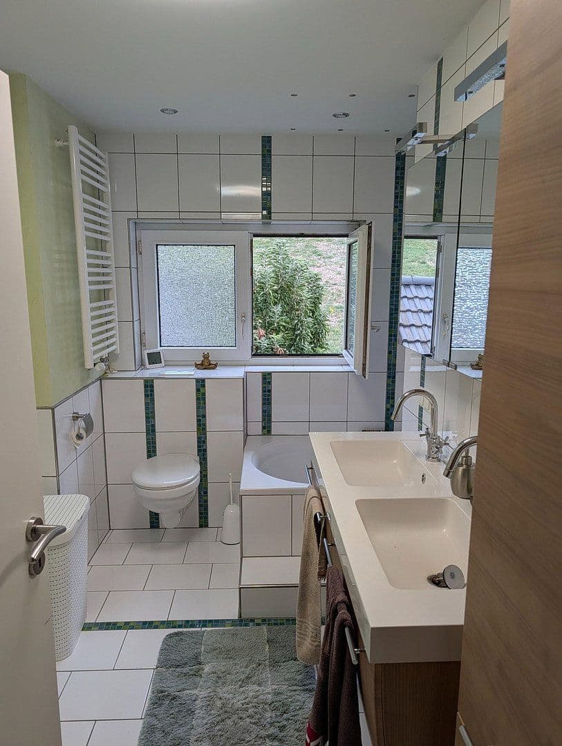 Predaj domu 185 m², pozemok 500 m², Bärsbacher Weg 19, Weinheim, Bádensko-Wurttembersko Predaj domu 185 m², pozemok 500 m², Bärsbacher Weg 19, Weinheim, Bádensko-Wurttembersko