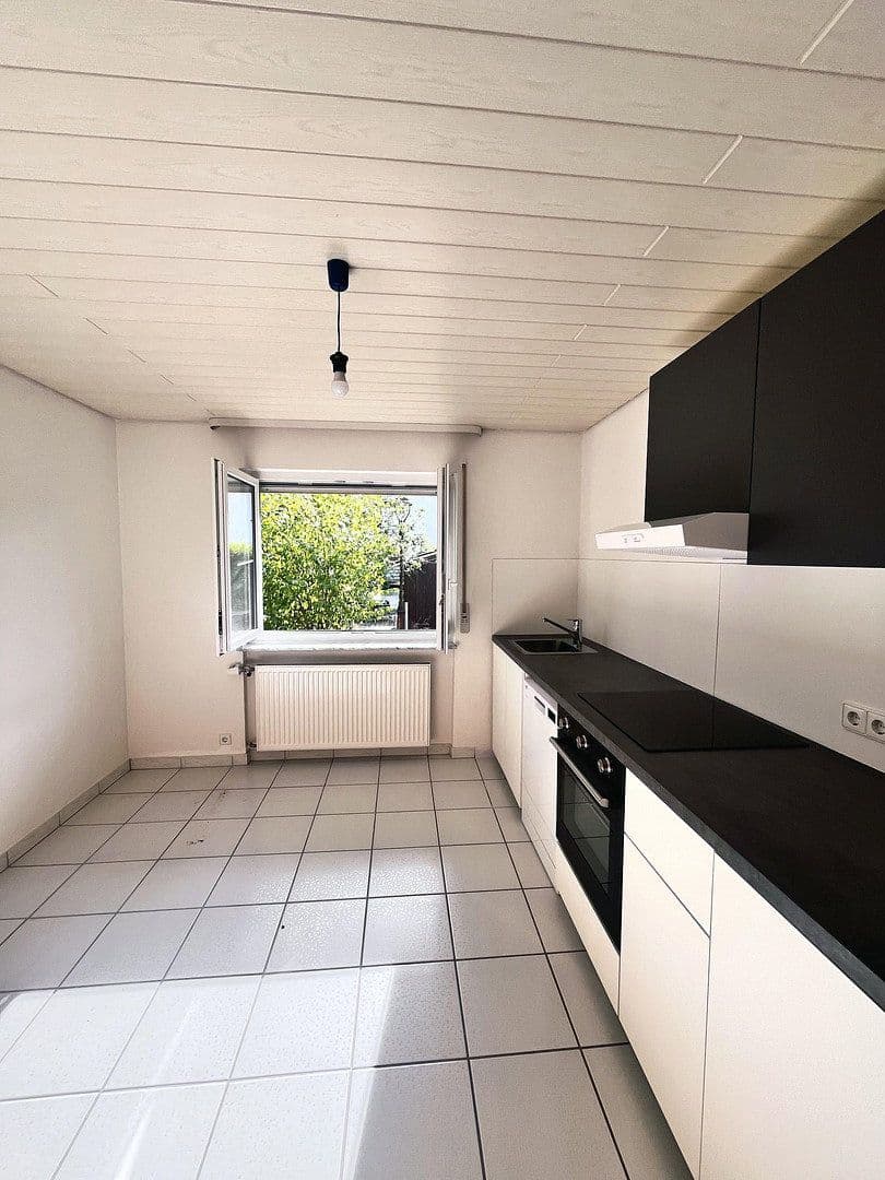 Prenájom bytu 3-izbový 73 m², Karlsruhe, Bádensko-Wurttembersko Prenájom bytu 3-izbový 73 m², Karlsruhe, Bádensko-Wurttembersko