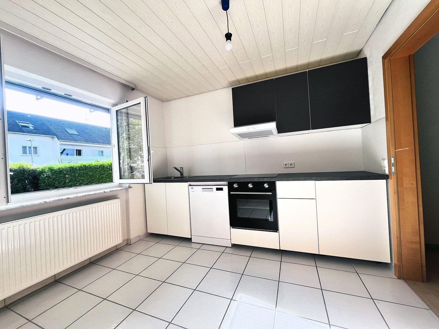 Prenájom bytu 3-izbový 73 m², Karlsruhe, Bádensko-Wurttembersko Prenájom bytu 3-izbový 73 m², Karlsruhe, Bádensko-Wurttembersko