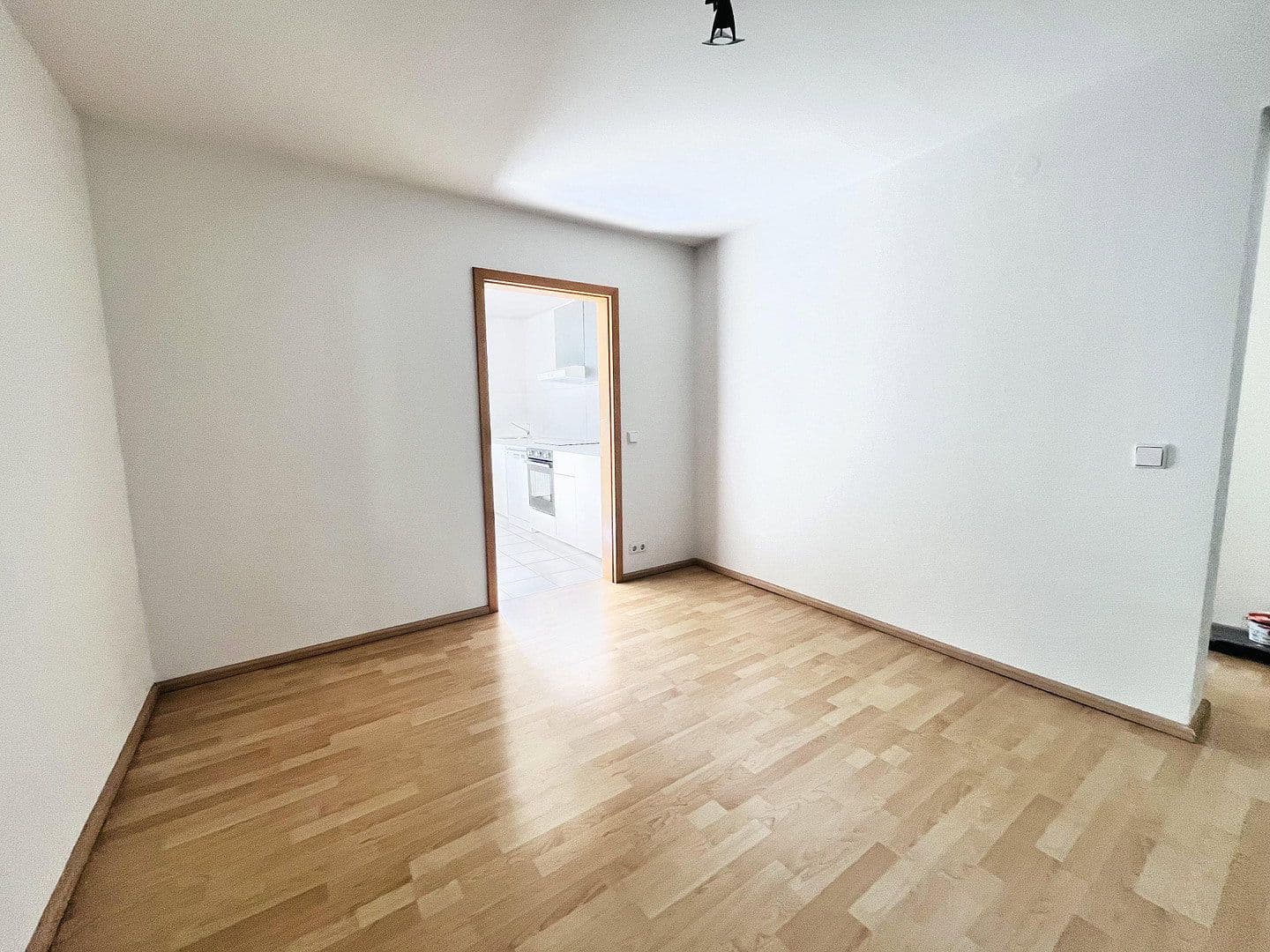 Prenájom bytu 3-izbový 73 m², Karlsruhe, Bádensko-Wurttembersko Prenájom bytu 3-izbový 73 m², Karlsruhe, Bádensko-Wurttembersko