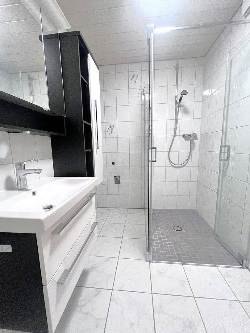 Prenájom bytu 3-izbový 73 m², Karlsruhe, Bádensko-Wurttembersko Prenájom bytu 3-izbový 73 m², Karlsruhe, Bádensko-Wurttembersko
