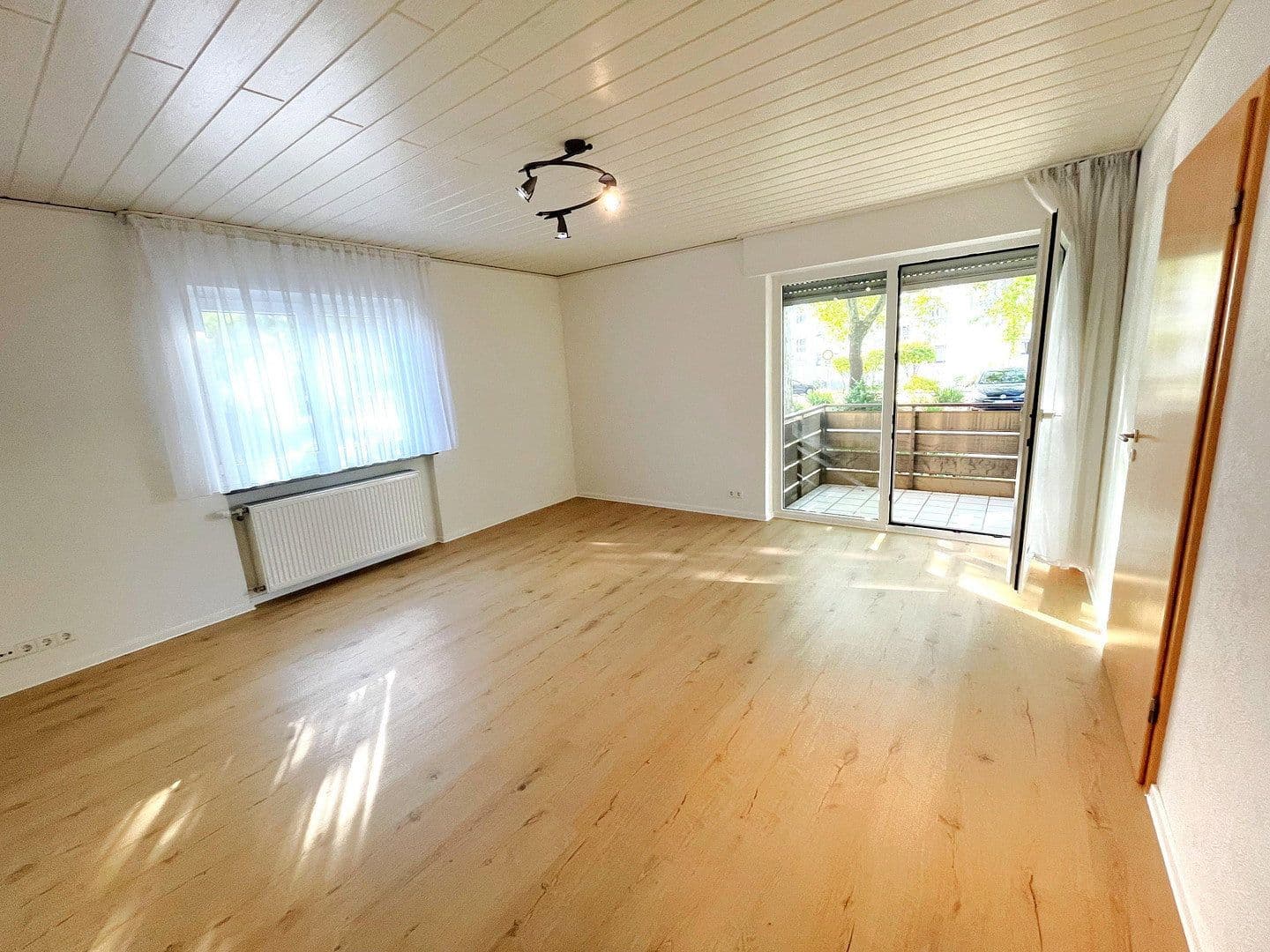 Prenájom bytu 3-izbový 73 m², Karlsruhe, Bádensko-Wurttembersko Prenájom bytu 3-izbový 73 m², Karlsruhe, Bádensko-Wurttembersko