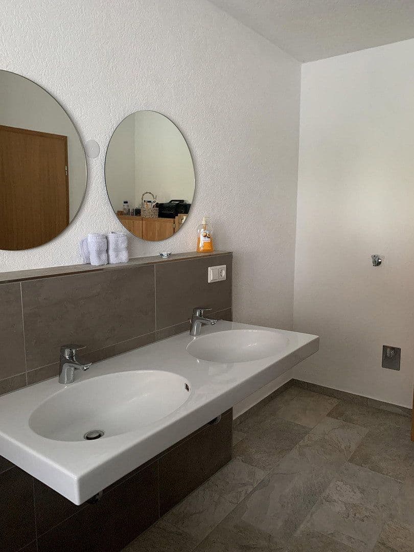 Prenájom domu 180 m², pozemok 571 m², Fridingen an der Donau, Bádensko-Wurttembersko Prenájom domu 180 m², pozemok 571 m², Fridingen an der Donau, Bádensko-Wurttembersko