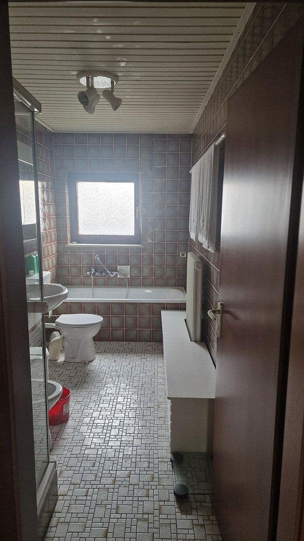 Predaj domu 240 m², pozemok 4.480 m², St. Laurentiusweg 20, Oberderdingen, Bádensko-Wurttembersko Predaj domu 240 m², pozemok 4.480 m², St. Laurentiusweg 20, Oberderdingen, Bádensko-Wurttembersko