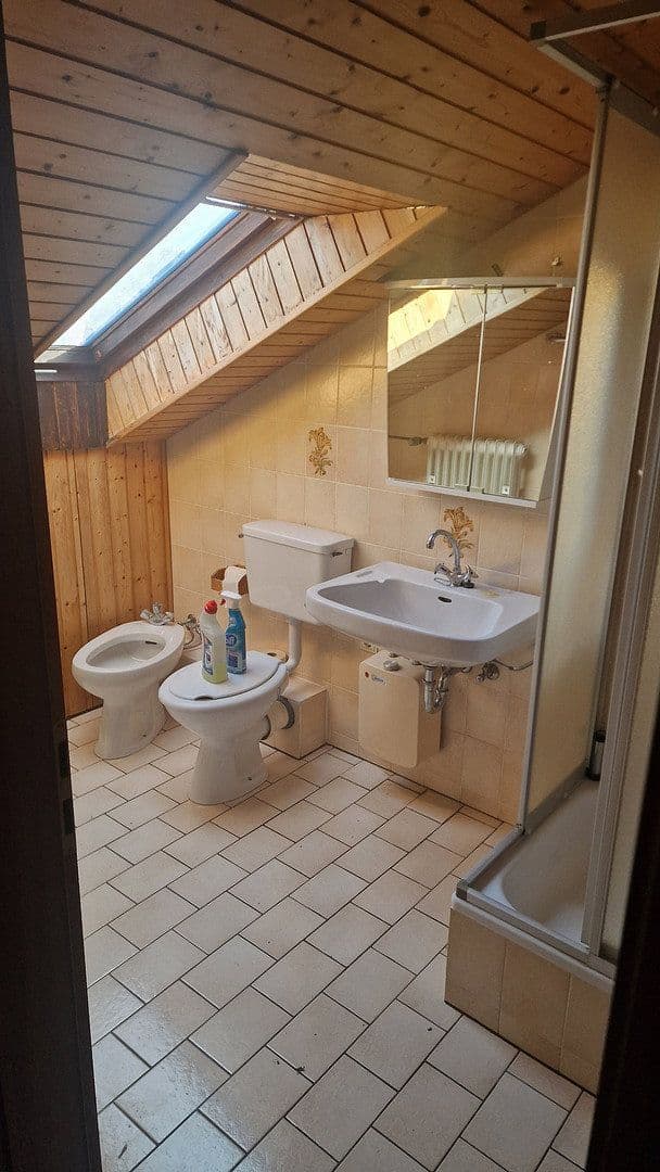 Predaj domu 240 m², pozemok 4.480 m², St. Laurentiusweg 20, Oberderdingen, Bádensko-Wurttembersko Predaj domu 240 m², pozemok 4.480 m², St. Laurentiusweg 20, Oberderdingen, Bádensko-Wurttembersko