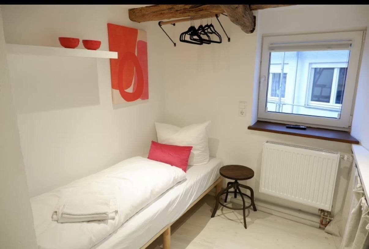 Prenájom bytu 2-izbový 20 m², Tübingen, Bádensko-Wurttembersko Prenájom bytu 2-izbový 20 m², Tübingen, Bádensko-Wurttembersko
