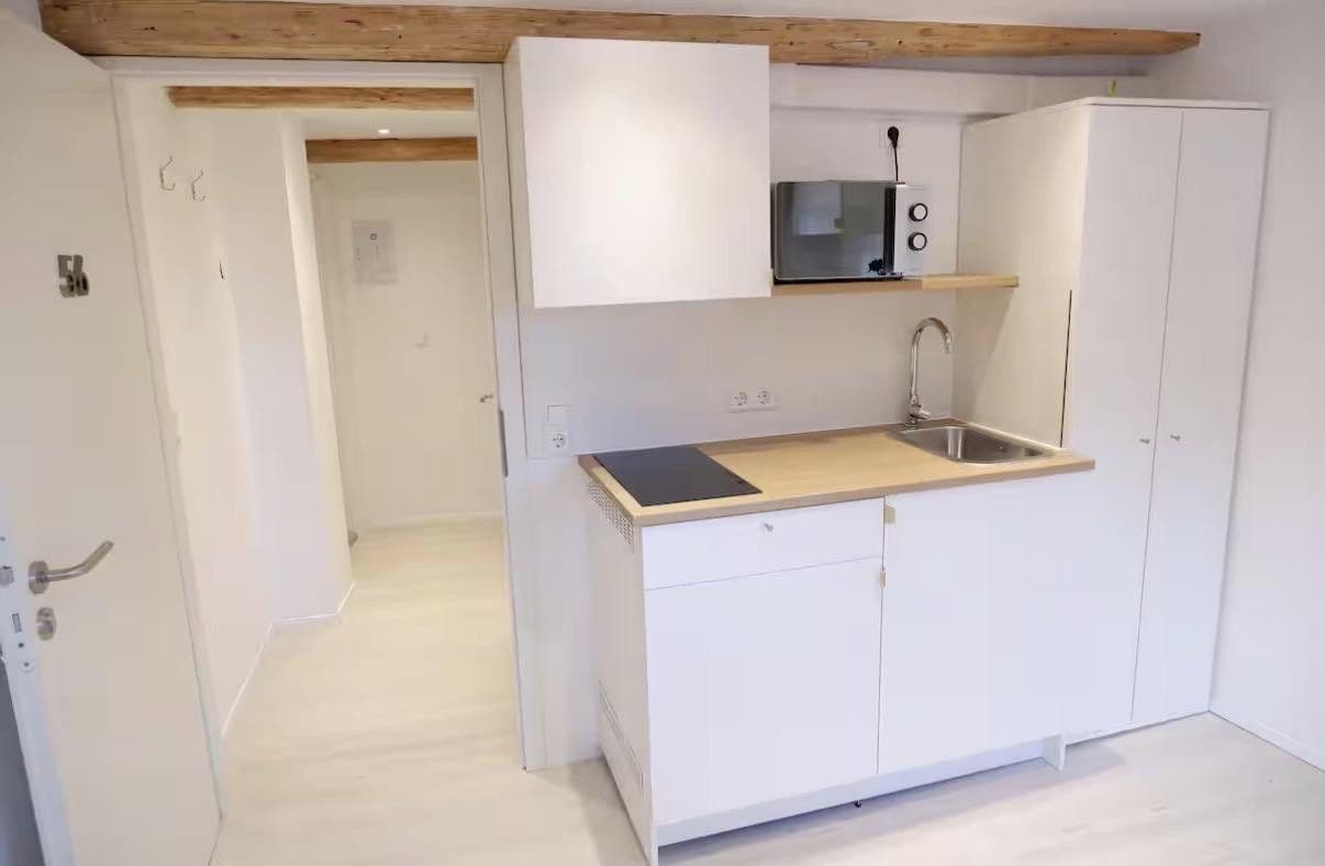 Prenájom bytu 2-izbový 20 m², Tübingen, Bádensko-Wurttembersko Prenájom bytu 2-izbový 20 m², Tübingen, Bádensko-Wurttembersko